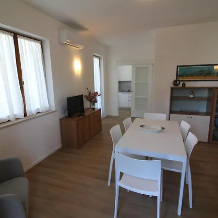 Usignolo Villa *